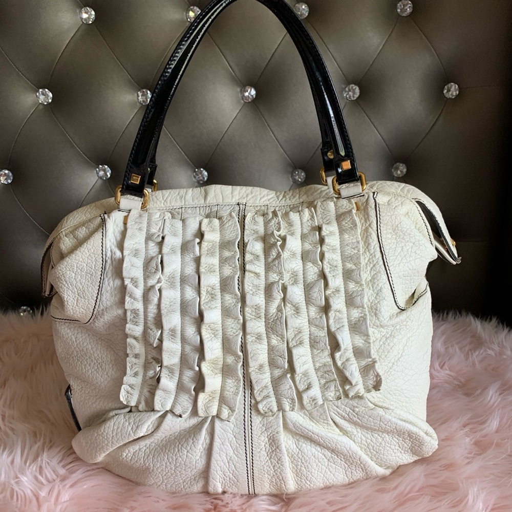 🚫 S OLD🚫 Valentino Garavani White Pebbled Leathe